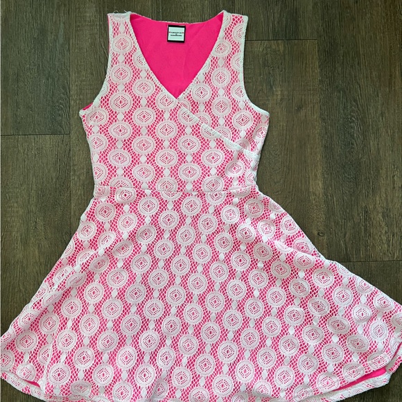 Pink eyelet lace Flowers by Zoe by Korageous Kids.  Size 14/16. - Picture 1 of 9